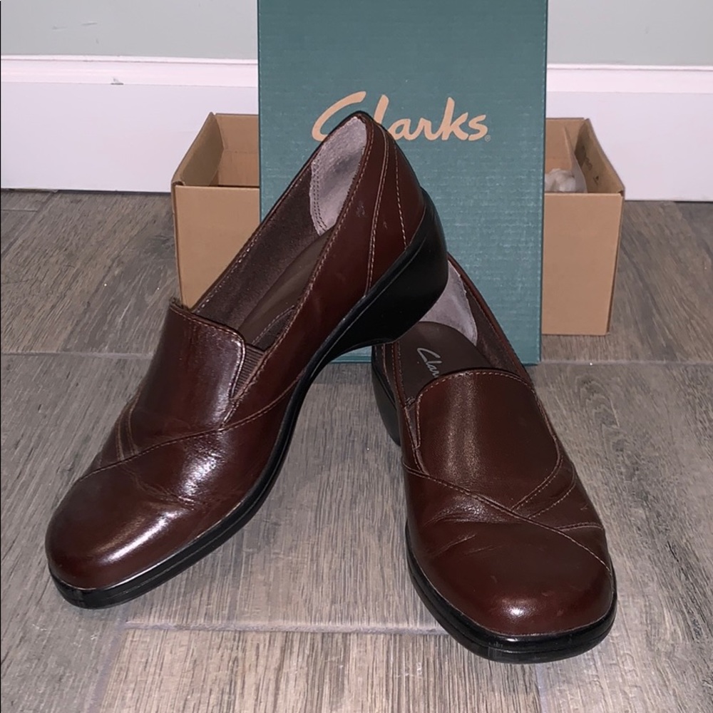 Clarks. BlackBerry. Loafer.  Dark Brown Size 7.5